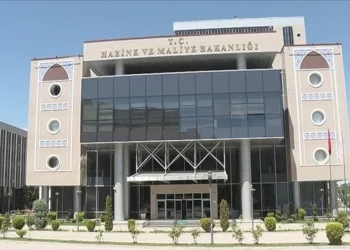 وزارة المالية التركية تقترض 720 مليار ليرة