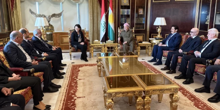 مسعود بارزاني يدعم جهود أنقرة لحل الأزمة الكردية