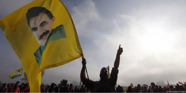 بدء لقاء أوجلان ووفد الحزب الكردي وترقب لبيان الحزب مساء اليوم