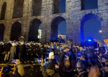 اعتقال 343 في تركيا خلال الاحتجاجات ضد اعتقال إمام أوغلو