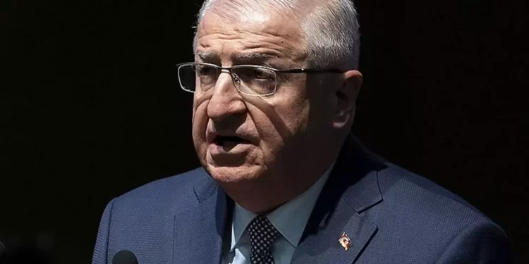 وزير الدفاع التركي: وقف إطلاق النار من طرفنا ليس خيارا مطروحا