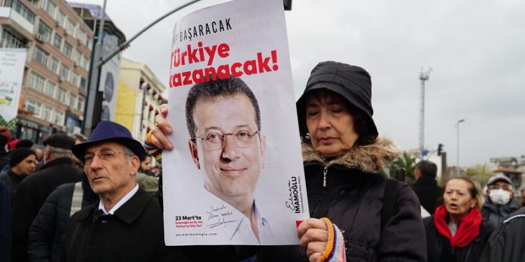 رئيس بلدية إسطنبول يأسف لـ”تخاذل” الغرب في الردّ على اعتقاله