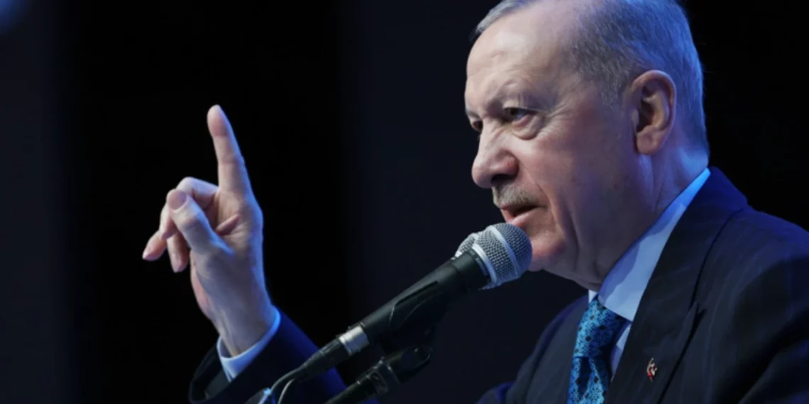 بلومبرج: أردوغان يراهن على تغاضي العالم عن الاضطرابات في تركيا