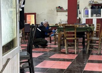 شاب يفتح النار على مقهى في أضنة ويقتل شخصين