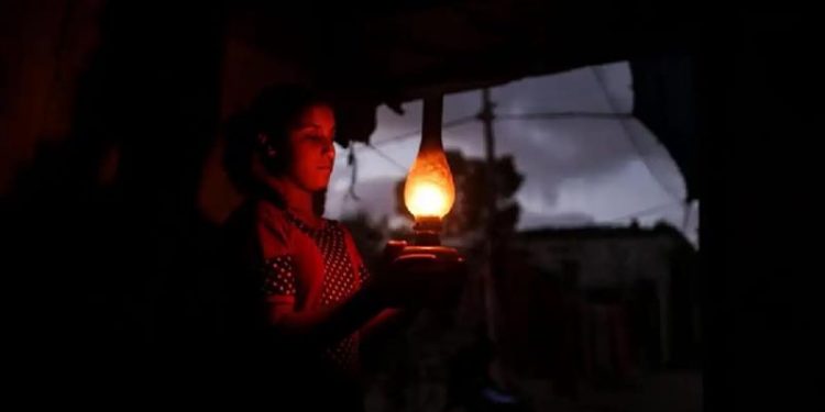 إسرائيل توقف إمداد غزة بالكهرباء قبل محادثات التهدئة الجديدة