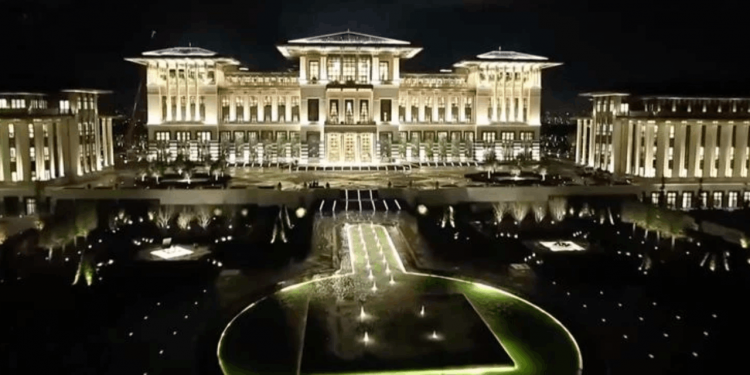 القصر الرئاسي ينفق يوميًا 2,686 ضعف الحد الأدنى للأجور