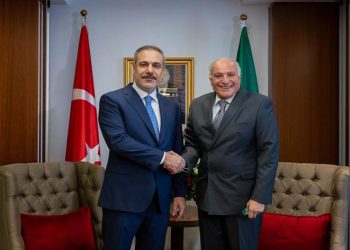 هاكان فيدان يلتقي نظيره الجزائري