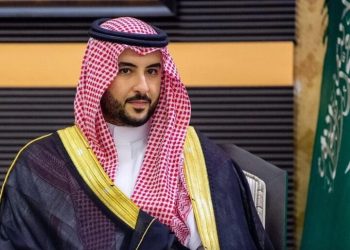 لأول مرة منذ سنوات.. وزير الدفاع السعودي يزور إيران