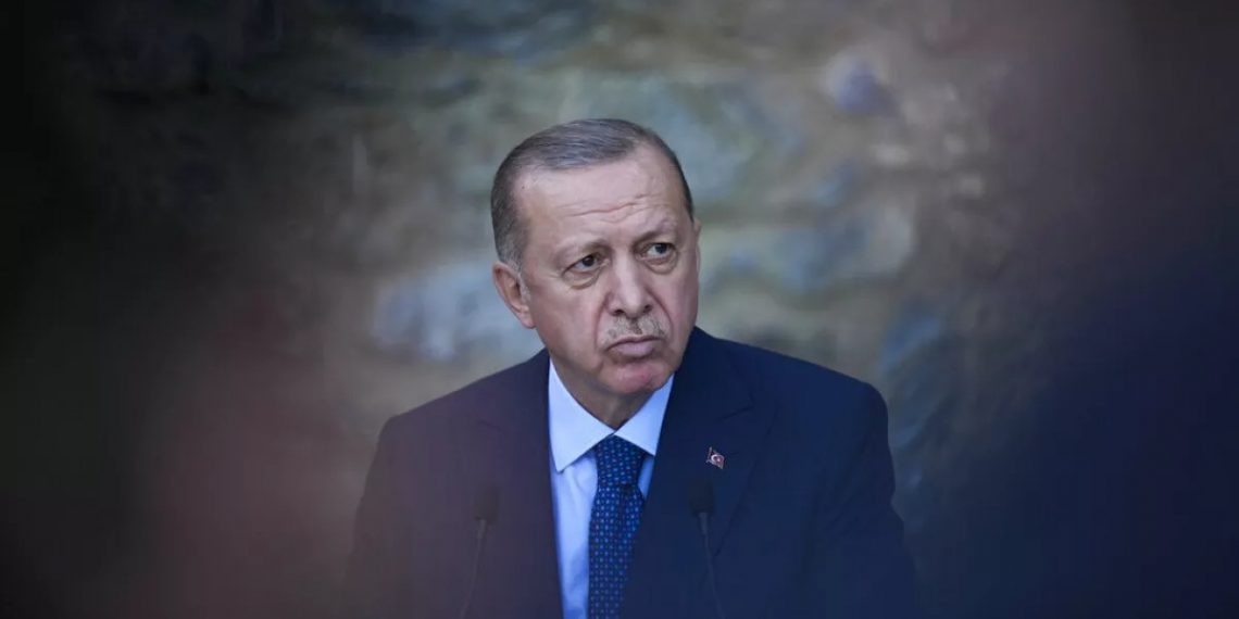 تركيا.. أردوغان يخسر 25% من ناخبيه