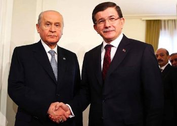 حليف أردوغان يشكر أحمد داوود أوغلو
