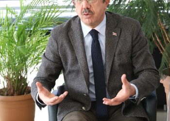 خبير اقتصادي: الفائدة في تركيا لا تشجع أصحاب الأموال