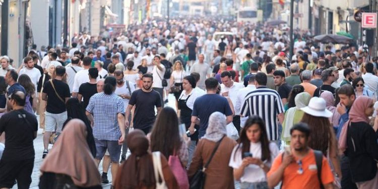 تحليل اقتصادي: ملايين الشاب في تركيا همهم إيجاد وظيفة!
