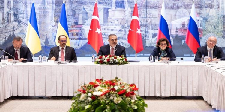 تركيا تتصدر قائمة المرشحين لاستضافة المحادثات الروسية-الأوكرانية