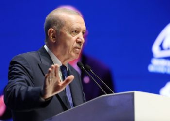 أوزغور أوزل: اعتقال إمام أوغلو تم بعلم ترامب