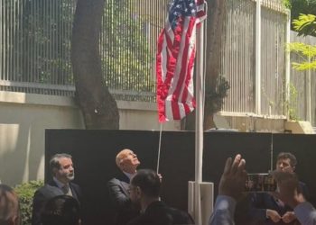 السفير الأمريكي لدى تركيا يفتتح مقر السفير في سوريا