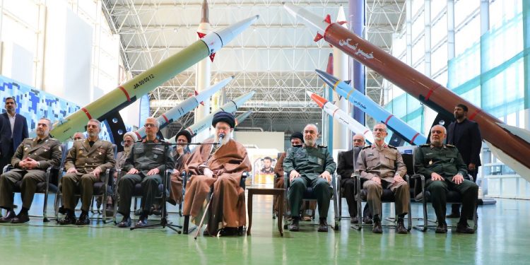 هل توجه إسرائيل ضربة إلى إيران؟