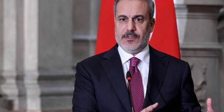 وزير خارجية تركيا يزور الإمارات