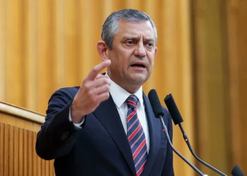 زعيم المعارضة التركية: لسنا جزءًا من إعداد الدستور الجديد