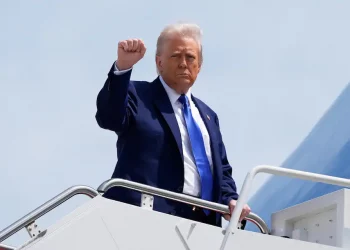 ترامب يصل الرياض في أولى محطات جولته بالشرق الأوسط