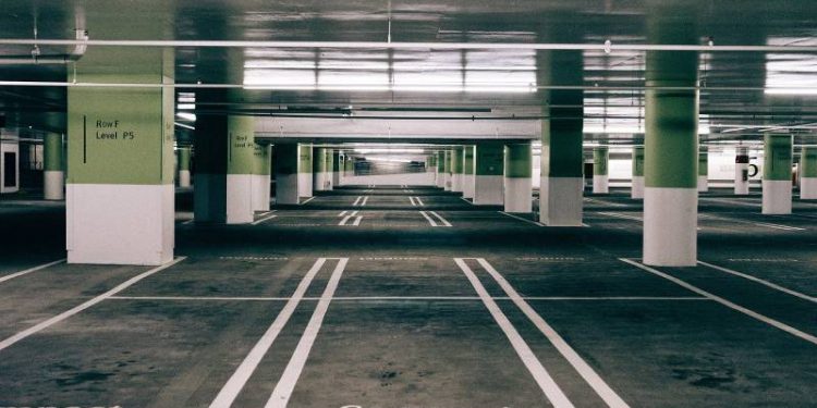 ألمانيا تحول محطات المترو ومواقف السيارات إلى ملاجئ تحسباً لخطر الحرب