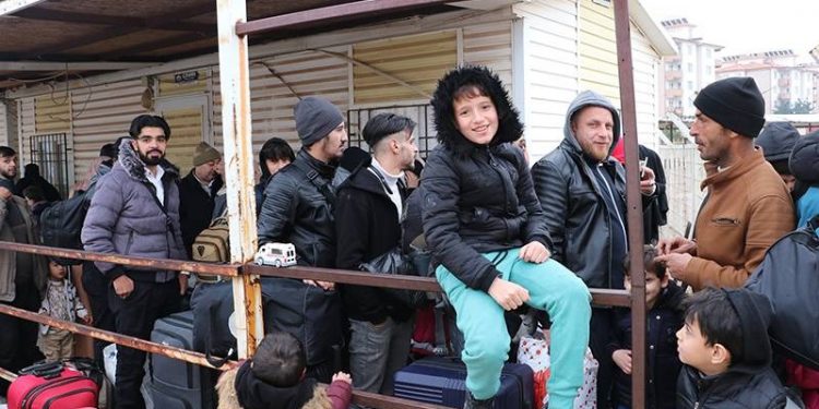 كم عدد السوريين العائدين من تركيا خلال 6 أشهر؟