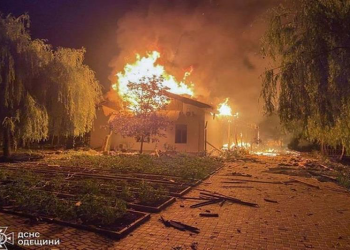 روسيا تشن غارة قاتلة على خاركيف وسط تعثر محادثات السلام