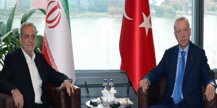 أردوغان يناقش مع نظيره الإيراني انتهاك الهجمات الإسرائيلية للقانون الدولي