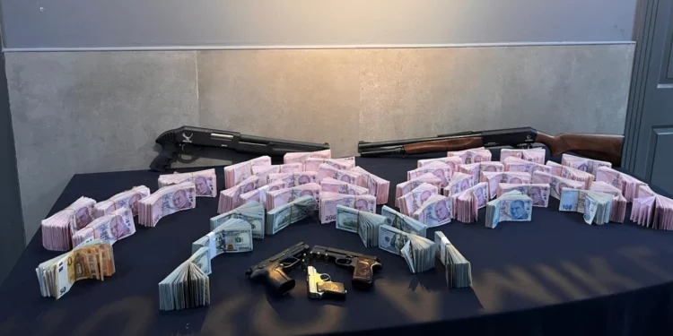 عصابة في أنقرة تبتكر طريقة للاحتيال على الرجال عبر تطبيقات المواعدة