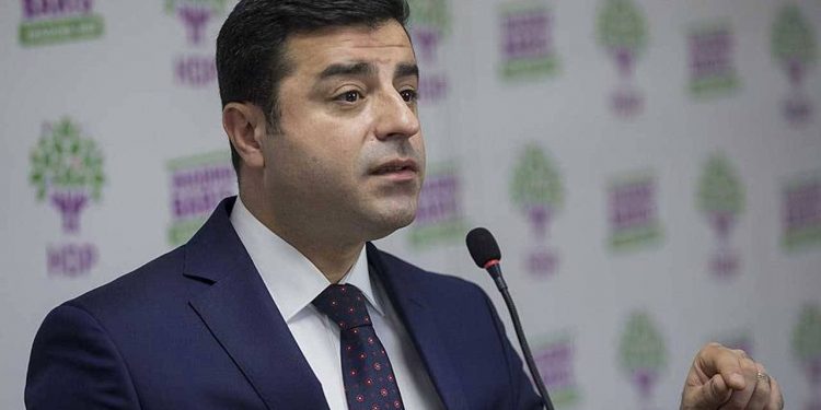 دميرطاش: العمال الكردستاني سلم السلاح طواعية ولا وجود لصفقة سياسية