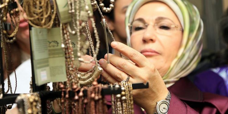 معهد باسم “أمينة أردوغان” بقرار رئاسي