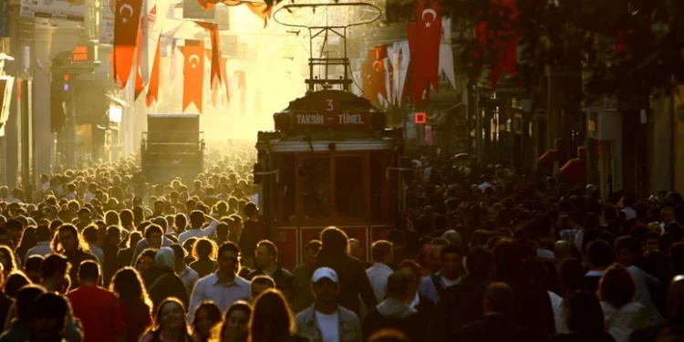 أزمة ثقة في تركيا.. ربع السكان لا يثقون بأي مؤسسة