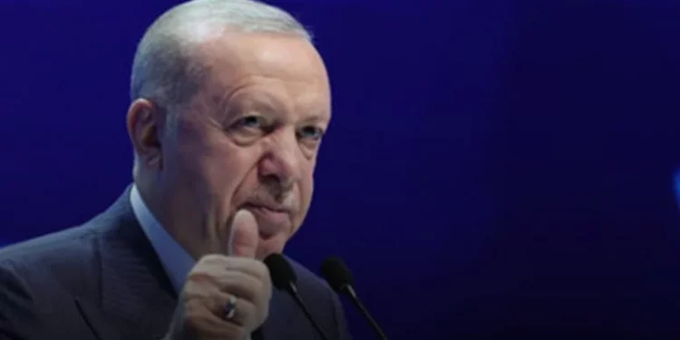 أردوغان يلوّح بانشقاقات في المعارضة لصالح حزبه!