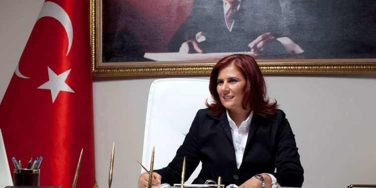 تركيا.. استقالة عمدة أيضن من حزب الشعب الجمهوري