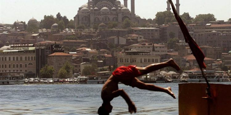 تركيا تسجل أعلى درجة حرارة منذ 55 عامًا