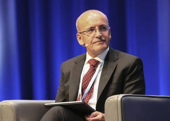 وزير المالية التركي يحضر اجتماعات صندوق النقد والبنك الدولي