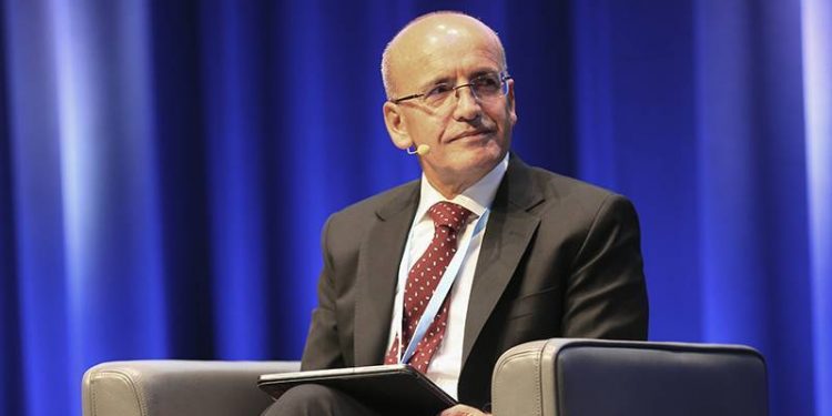 وزير المالية التركي يحضر اجتماعات صندوق النقد والبنك الدولي