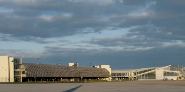هجوم إلكتروني مفاجئ يصيب مطارات أمريكا الشمالية