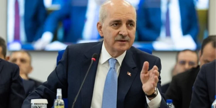 رئيس البرلمان التركي يزور باكستان لحضور اجتماع ثلاثي