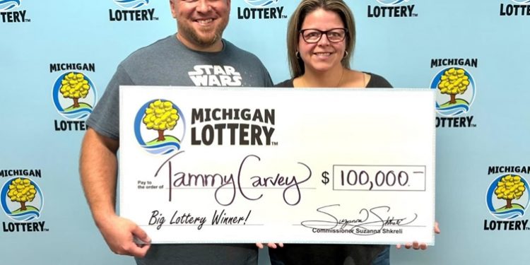 أمريكية تفوز باليانصيب بفضل نصيحة من ChatGPT