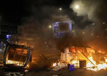 احتجاجات المغرب تسفر عن مقتل شخصين مع اندلاع أعمال عنف