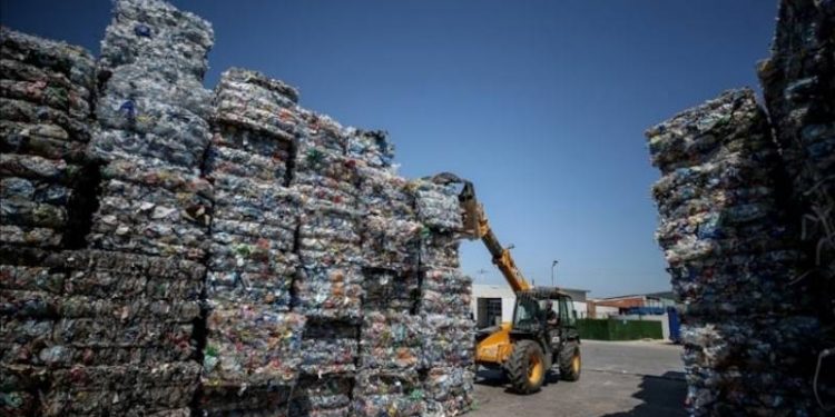 تركيا تنتج 120 مليون طن من النفايات