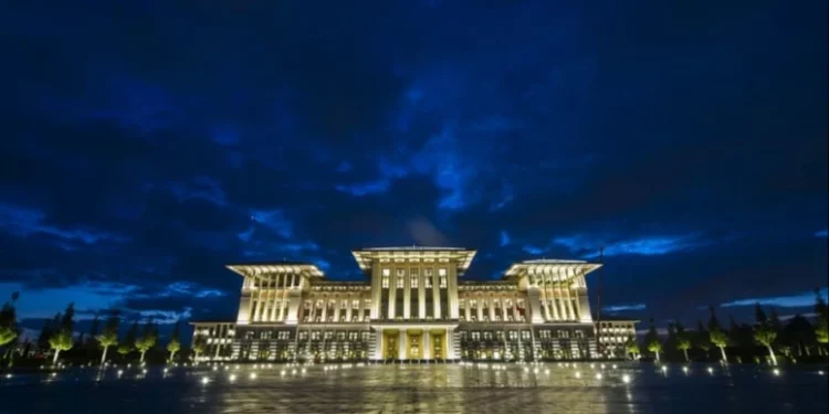 قصر أردوغان يضيء بـ10 مليارات ليرة.. والشعب يغرق في الظلام