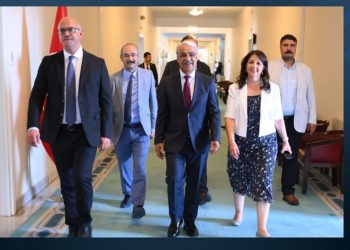 وفد الحزب الكردي يلتقي عبد الله أوجلان في سجنه اليوم