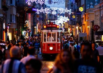 شارع الاستقلال التركي بين أغلى شوارع التسوق عالميا