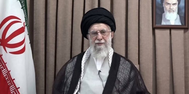 الاستخبارات الإيرانية: مساعي إسرائيلية لاغتيال المرشد الأعلى