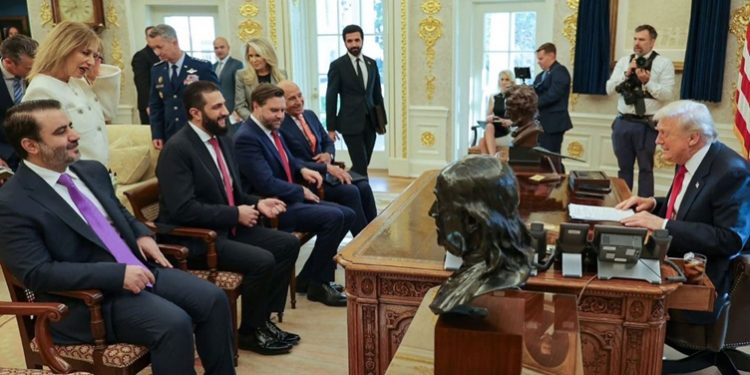 لقاء ترامب والشرع: اتفاقية أمنية مع إسرائيل ودمج قسد مع الجيش