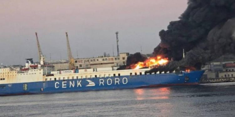 صاروخ روسي يضرب سفينة تركية في أوديسا بالتزامن مع لقاء أردوغان وبوتين!