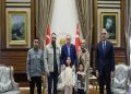 أردوغان يستقبل عائلة الطفلة هند رجب في القصر الرئاسي