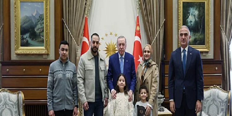 أردوغان يستقبل عائلة الطفلة هند رجب في القصر الرئاسي