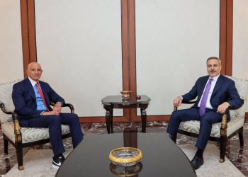 وزير خارجية تركيا يلتقي مبعوث ترامب لسوريا